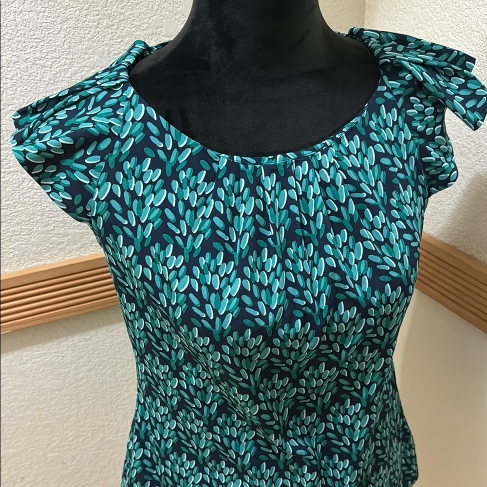 Banana Republic Size S Teal Leaf Print Women's Top!! - Picture 2 of 9